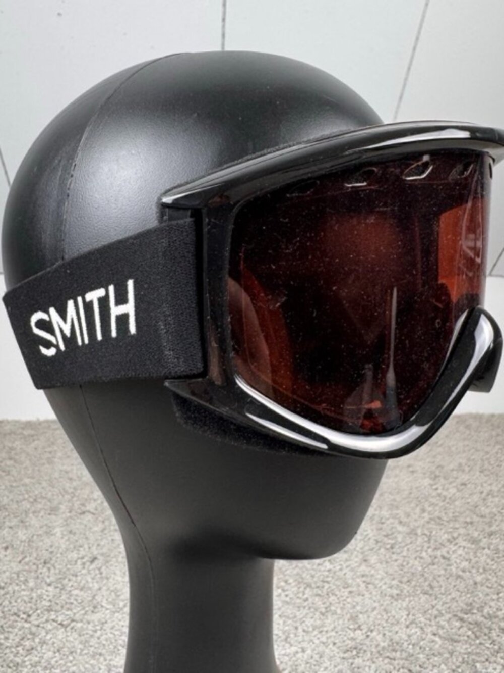 Smith Optics Snow Ski Goggles Gloss Black Frame Tinted Visor Snowboarding - Picture 1 of 9